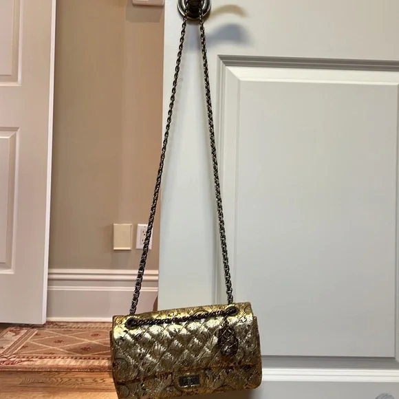 Chanel 🔥limited edition 🔥gold classic medium reissue - Picture 6 of 14